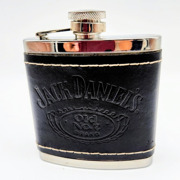 Jack Daniels Old No.7 Stainless Steel + Black Leather Wrapped Flask 5 oz 2009 - Picture 1 of 6
